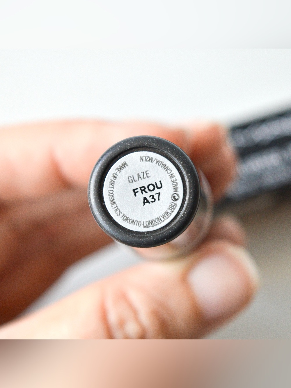MAC Cosmetics Lipstick *FROU* Limited Edition Extremely Rare BNIB - Picture 8 of 8